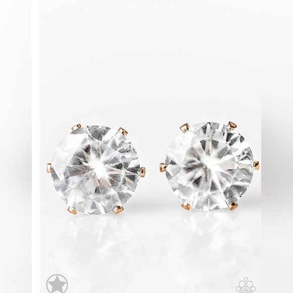 paparazzi Jewelry - Just in TIMELESS Earrings 👌 👏 👍 Post NWT SALE Gold